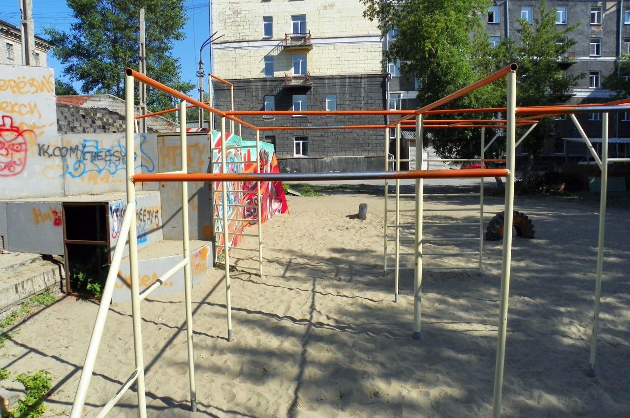 Barren bei Calisthenics Park at Космическая улица, городской округ Новосибирск – Foto 2 von 7