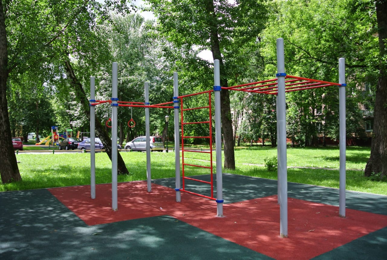 Шведська стінка на майданчику Calisthenics Park at Федоскинская улица, Москва – фото 4 з 4