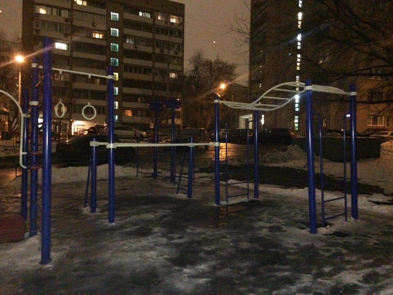 Parallel Gym Bars at Calisthenics Park at улица Гвоздева, Москва – photo 2 of 4