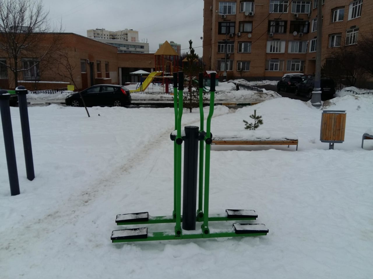 Monkey Bars at Calisthenics Park at улица Удальцова, Москва #wp2020 – photo 3 of 7