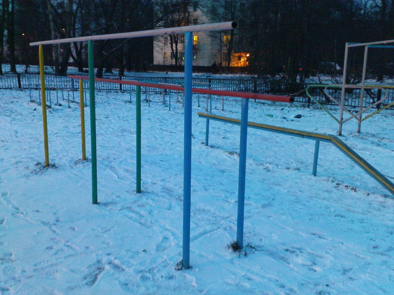 Wall Bars at Calisthenics Park at проспект Народного Ополчения, Санкт-Петербург – photo 3 of 4