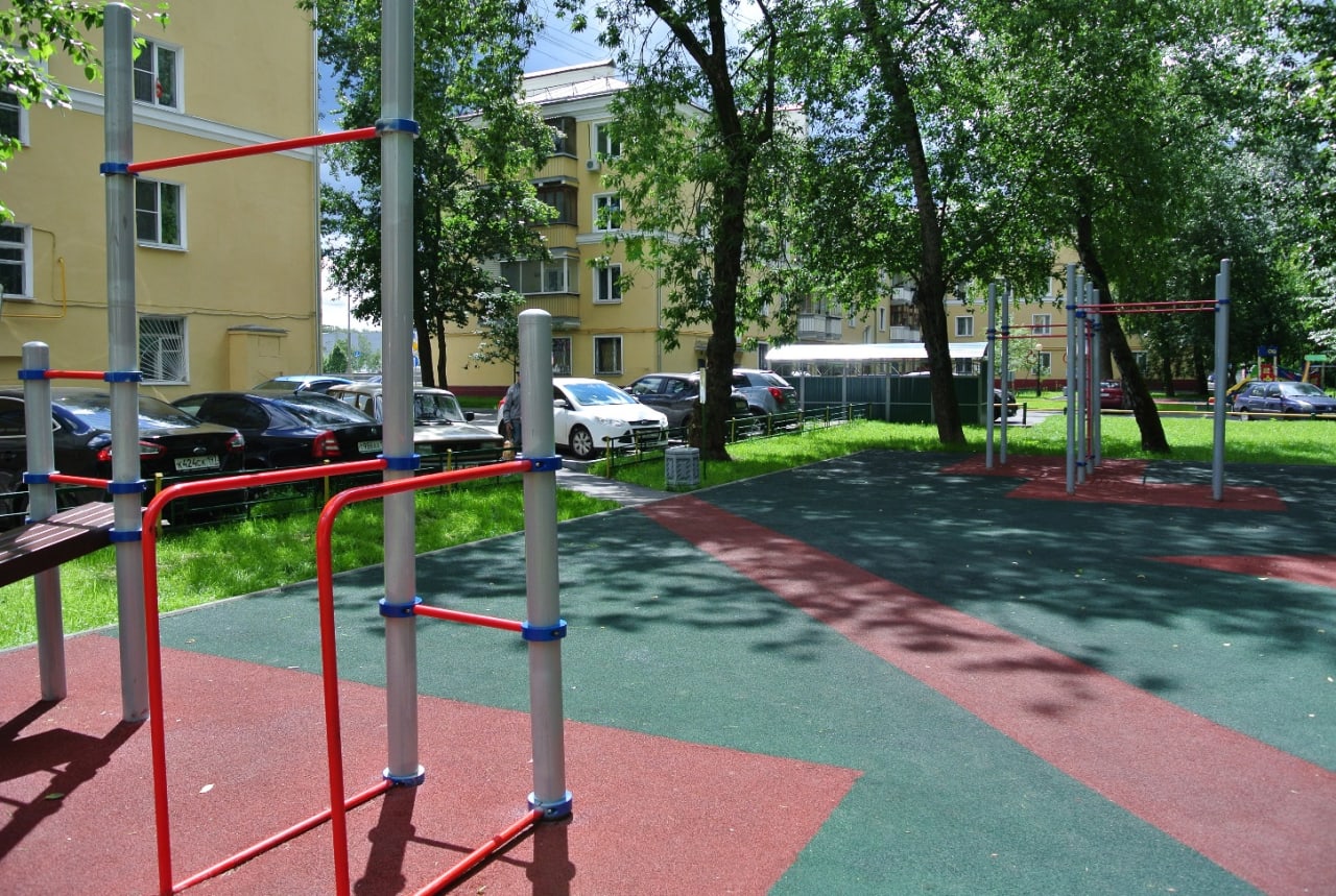 Рукохід на майданчику Calisthenics Park at Федоскинская улица, Москва – фото 3 з 4