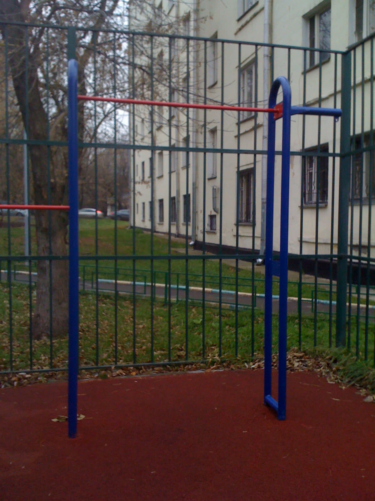 Parallel Gym Bars at Calisthenics Park at Гольяновская улица, Москва #wp2027 – photo 2 of 7