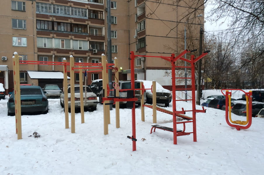 Турник на площадке Calisthenics Park at улица Менжинского, Москва – фото 1 из 3