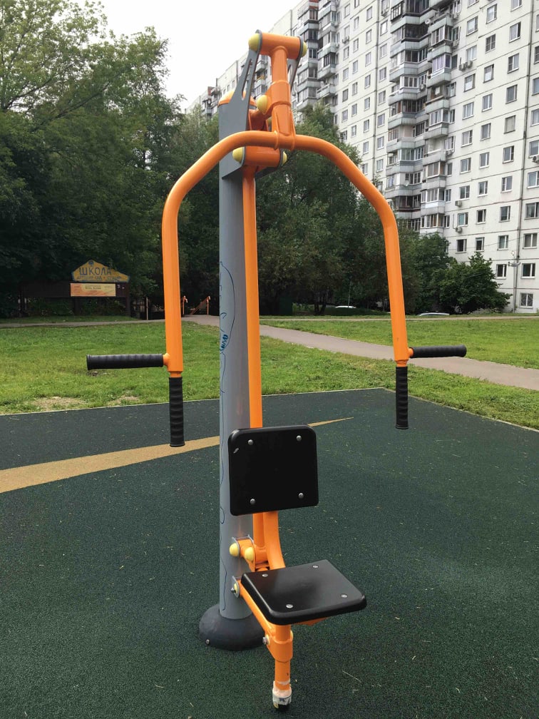 Monkey Bars at Calisthenics Park at улица Миклухо-Маклая, Москва – photo 3 of 4