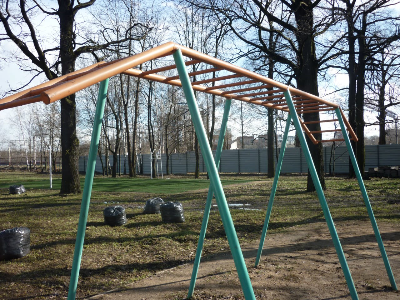 Parallel Gym Bars at Calisthenics Park at Железнодорожная улица, Химки – photo 2 of 4