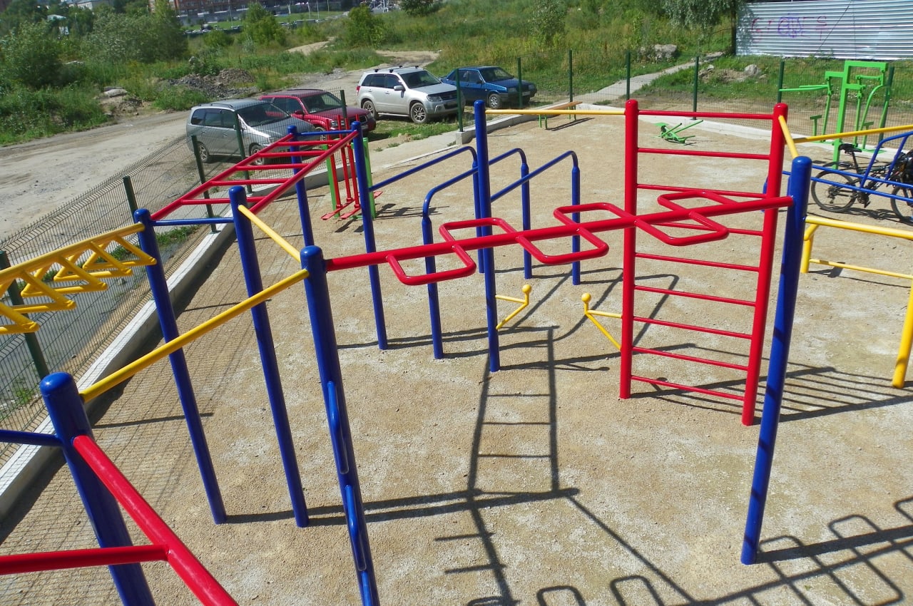 Шведская стенка на площадке Calisthenics Park at Окопный переулок, городской округ Новосибирск – фото 4 из 7