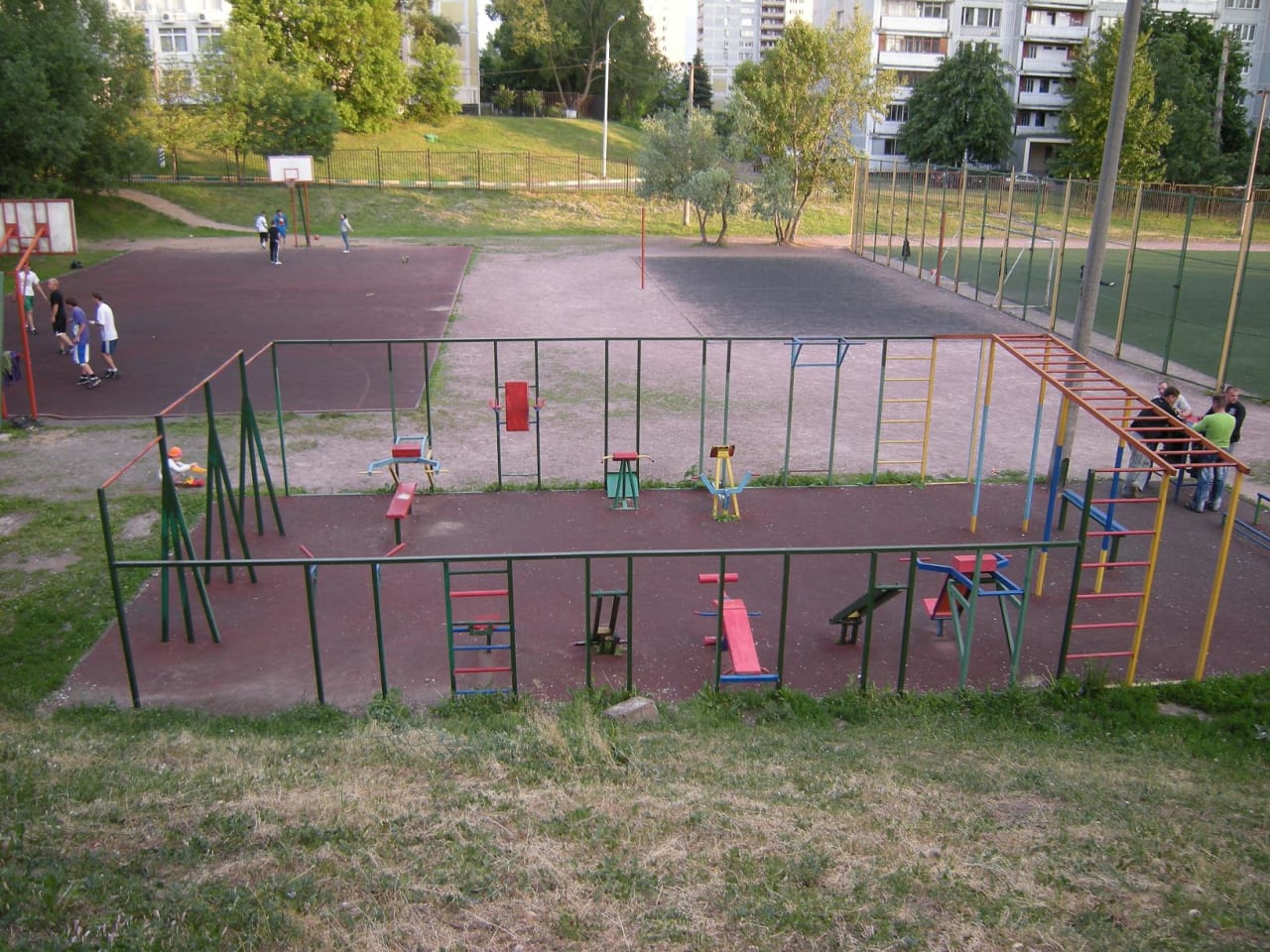 Pull Up Bar at Outdoor Gym in район Капотня, Москва – photo 1 of 3