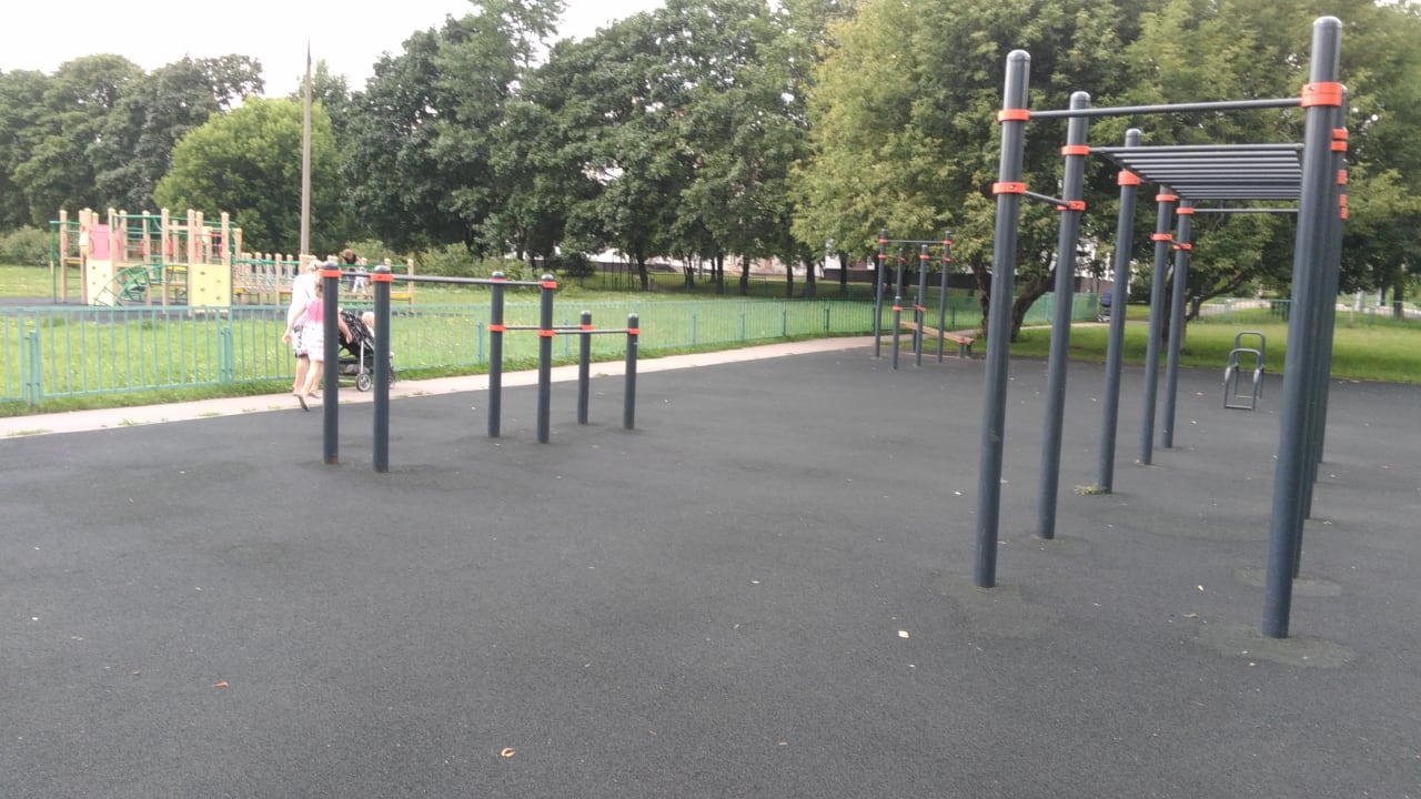 Abs Bench at Calisthenics Park at Ставропольская улица, Москва – photo 5 of 5
