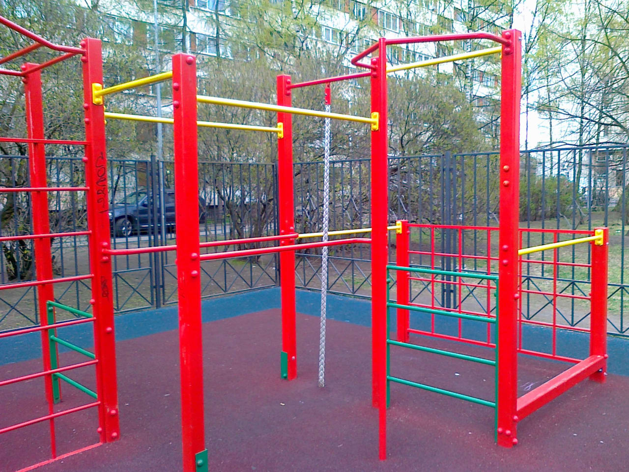 Pull Up Bar at Calisthenics Park at Наличная улица, Санкт-Петербург #wp2051 – photo 1 of 1
