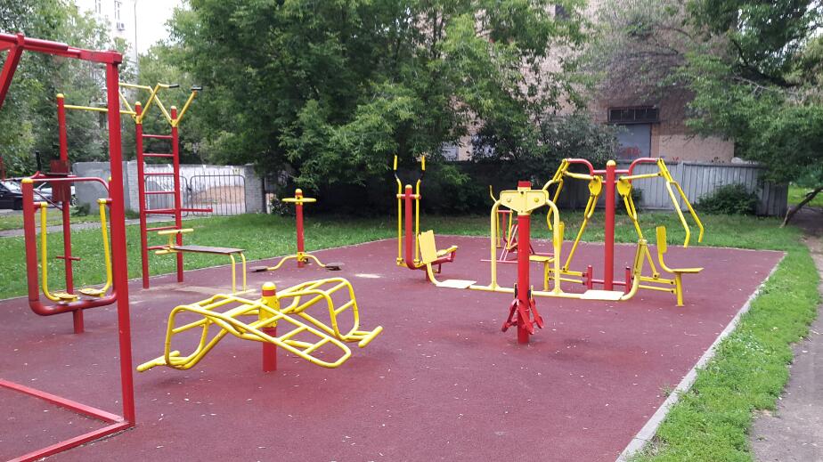 Parallel Gym Bars at Calisthenics Park at улица Адмирала Макарова, Москва – photo 2 of 3