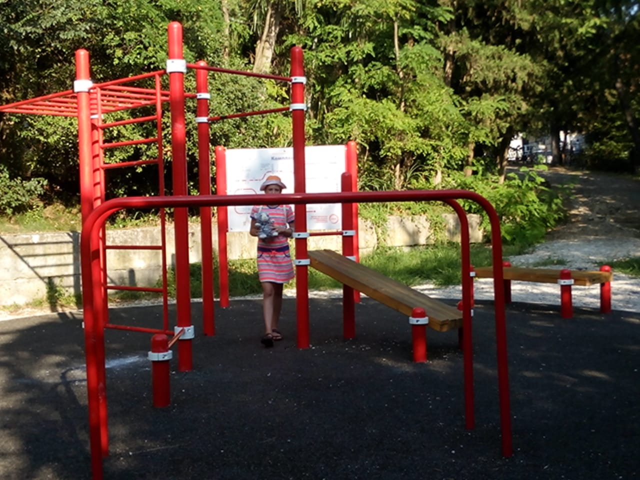 Parallel Gym Bars at Calisthenics Park at улица 20-й Горнострелковой Дивизии, Сочи – photo 2 of 3