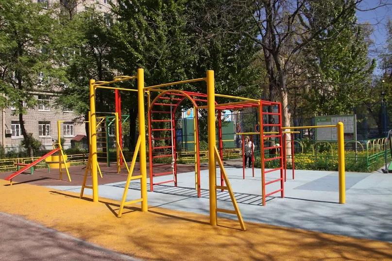 Турник на площадке Calisthenics Park at Бассейная улица, Санкт-Петербург – фото 1 из 3