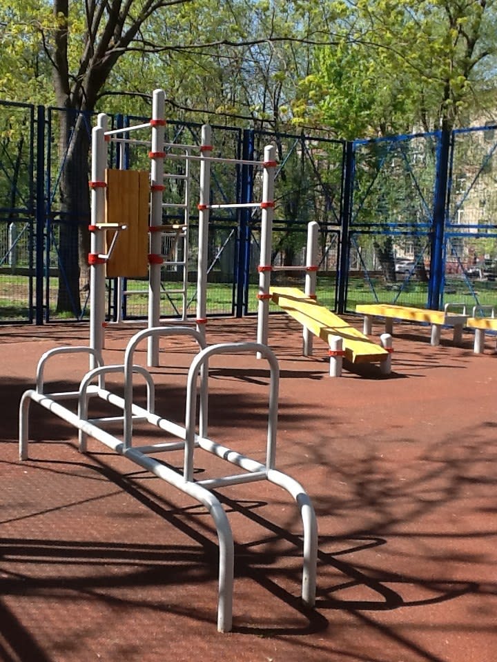Брусья на площадке Calisthenics Park at Нижегородская улица, Москва – фото 2 из 3