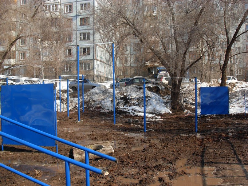 Parallel Gym Bars at Calisthenics Park at Дачная улица, Самара – photo 2 of 3