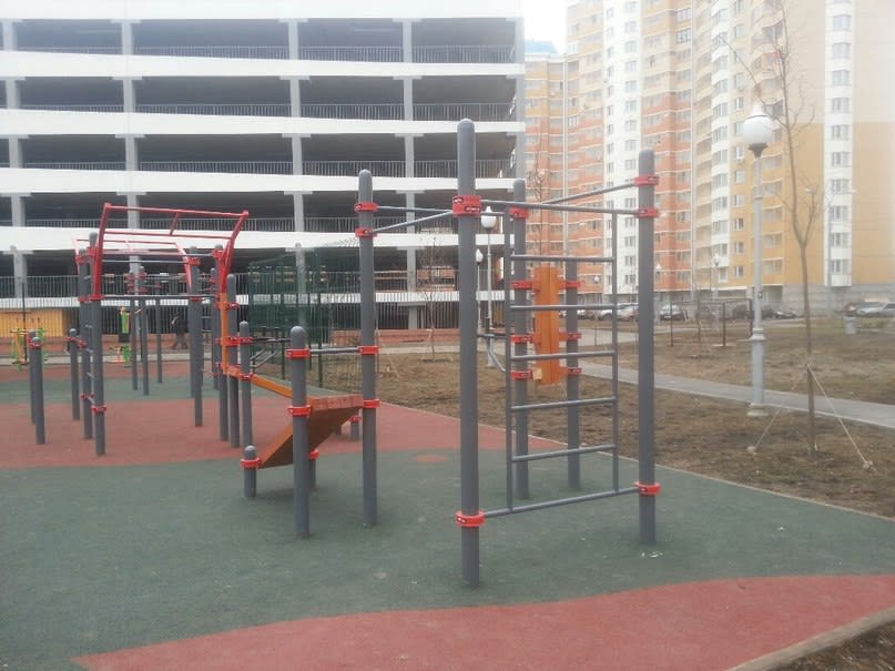 Klimmzugstange bei Calisthenics Park at Красногорский бульвар, Красногорск – Foto 1 von 3