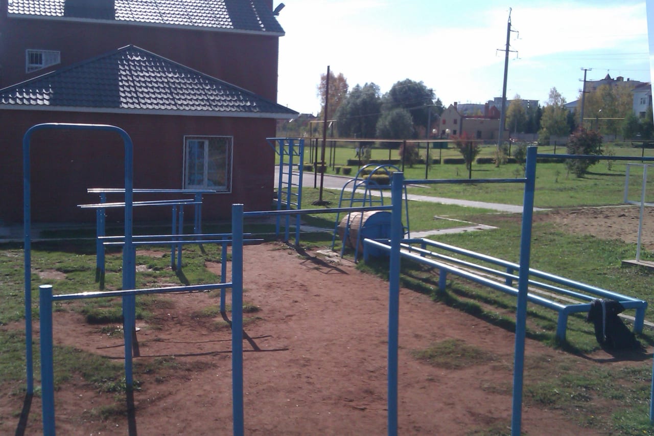 Hangelstange bei Calisthenics Park at улица Шевченко, Альметьевск – Foto 3 von 3