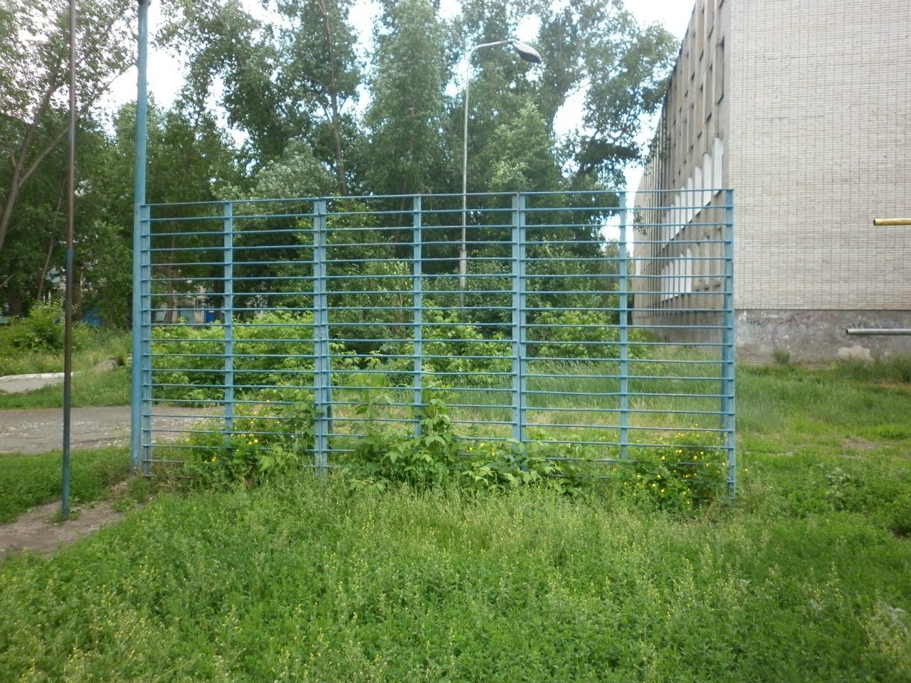 Barren bei Calisthenics Park at улица Сергея Васильева, Курган – Foto 2 von 5