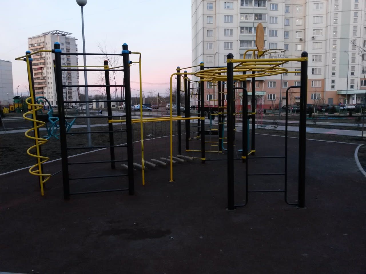 Parallel Gym Bars at Calisthenics Park at Изюмская улица, Москва #wp2133 – photo 6 of 6