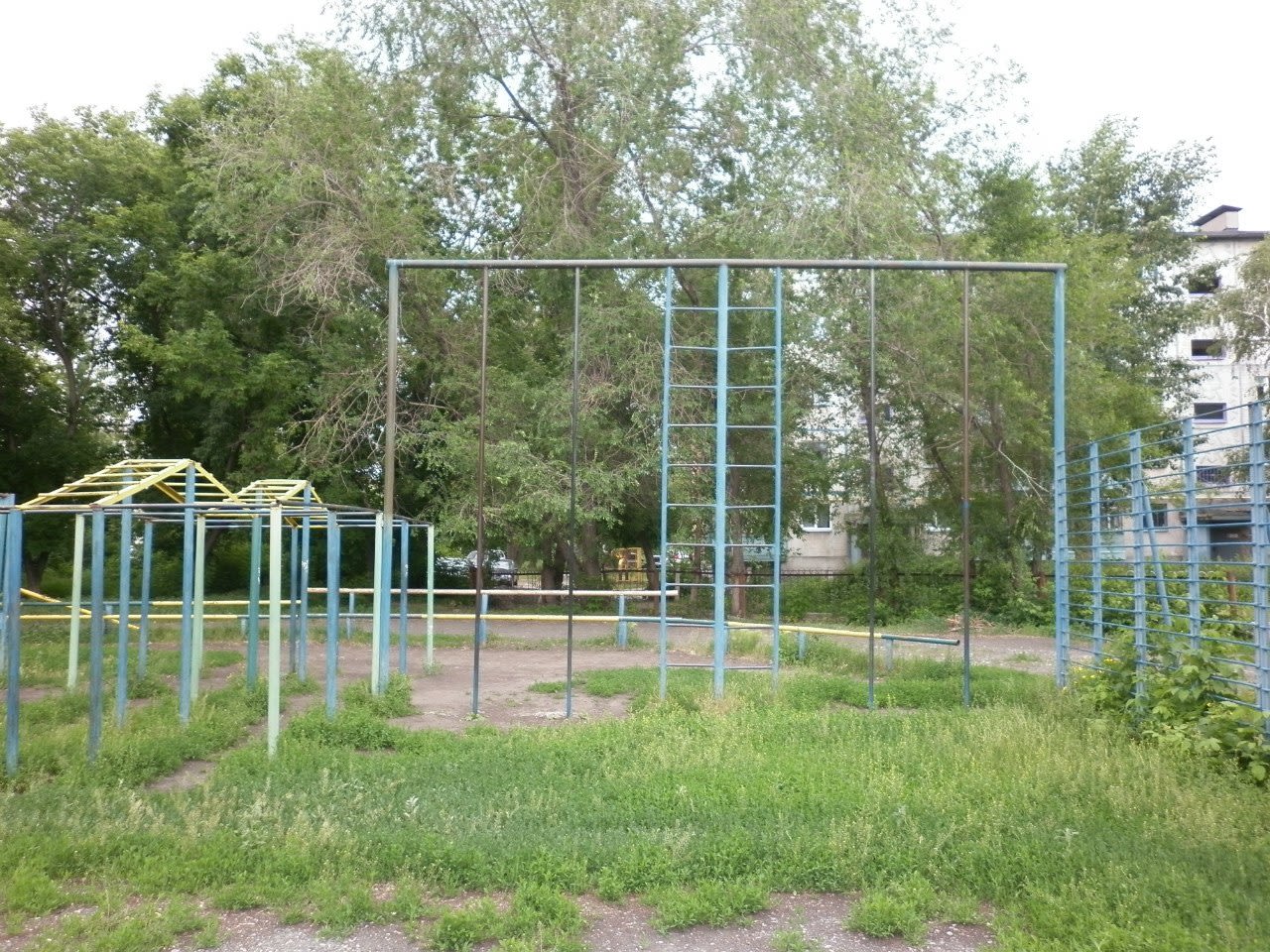 Hangelstange bei Calisthenics Park at улица Сергея Васильева, Курган – Foto 3 von 5