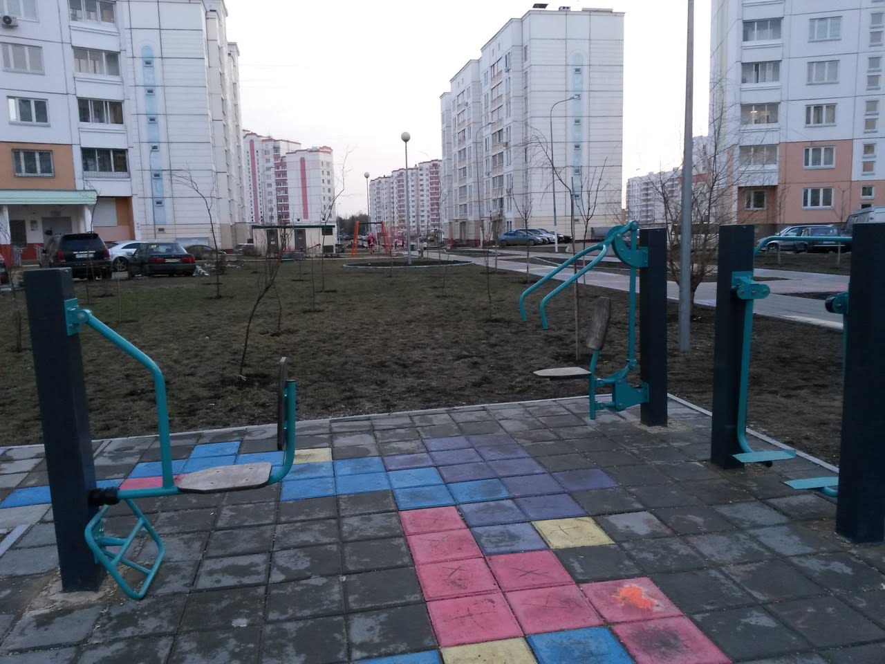 Pull Up Bar at Calisthenics Park at Изюмская улица, Москва #wp2133 – photo 1 of 6