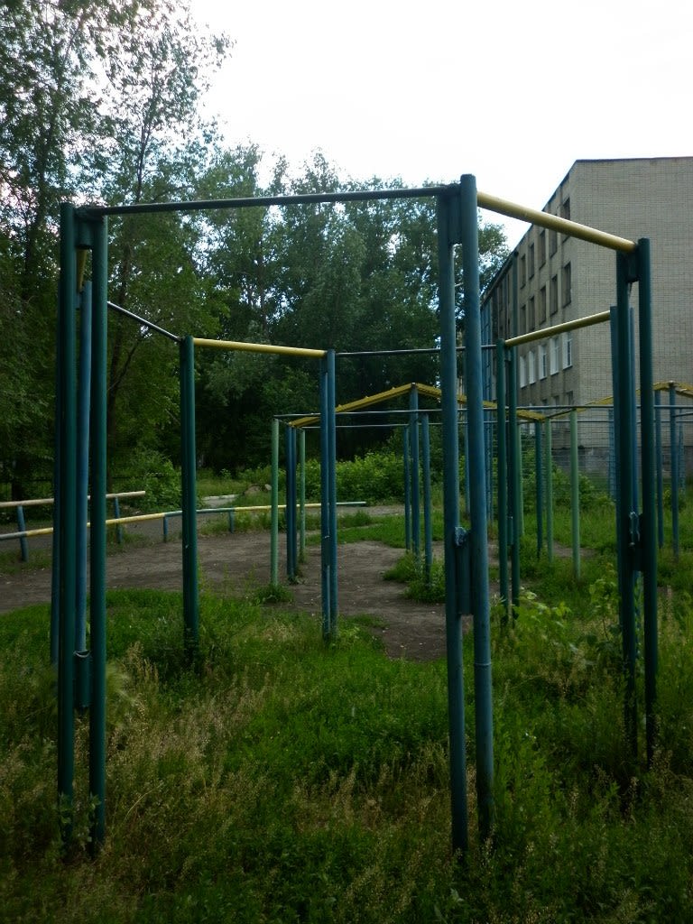 Klimmzugstange bei Calisthenics Park at улица Сергея Васильева, Курган – Foto 1 von 5