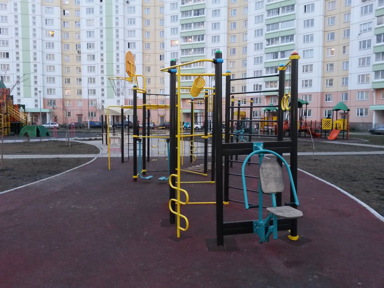 Wall Bars at Calisthenics Park at Изюмская улица, Москва #wp2133 – photo 3 of 6