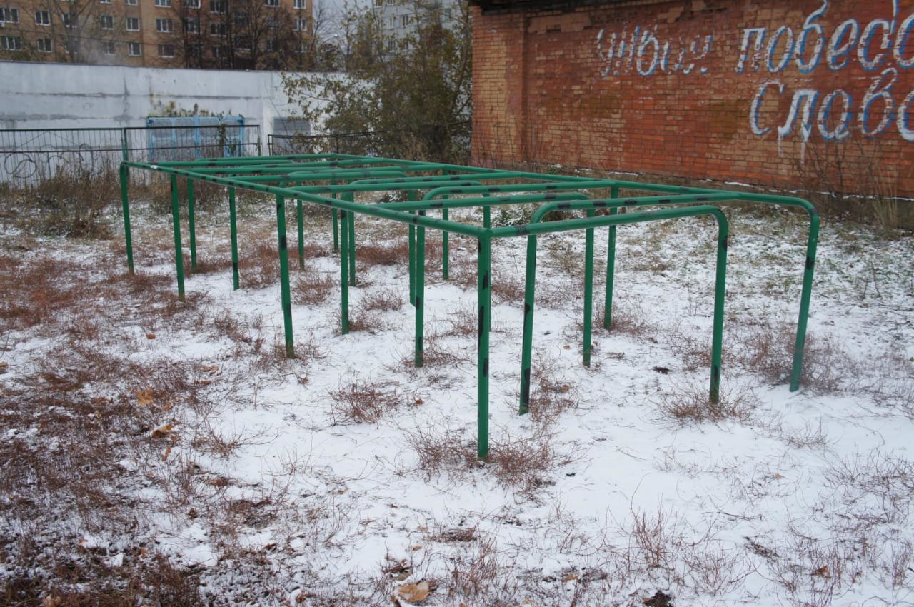 Klimmzugstange bei Calisthenics Park at улица Кижеватова, городской округ Пенза – Foto 5 von 5