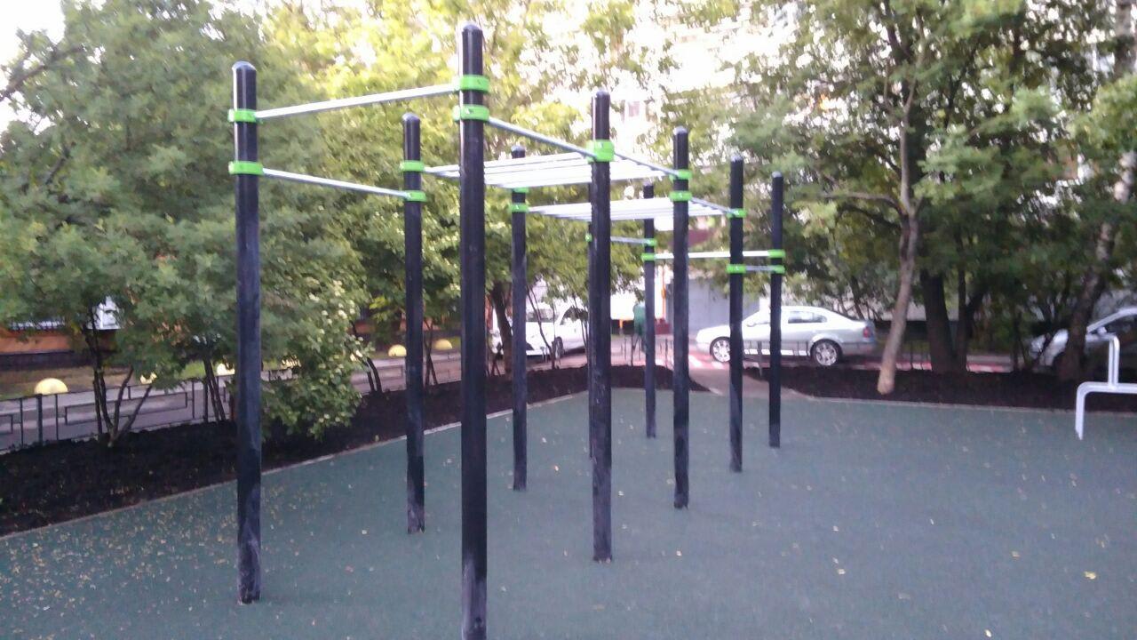 Pull Up Bar at Calisthenics Park at улица Берзарина, Москва #wp2149 – photo 1 of 2