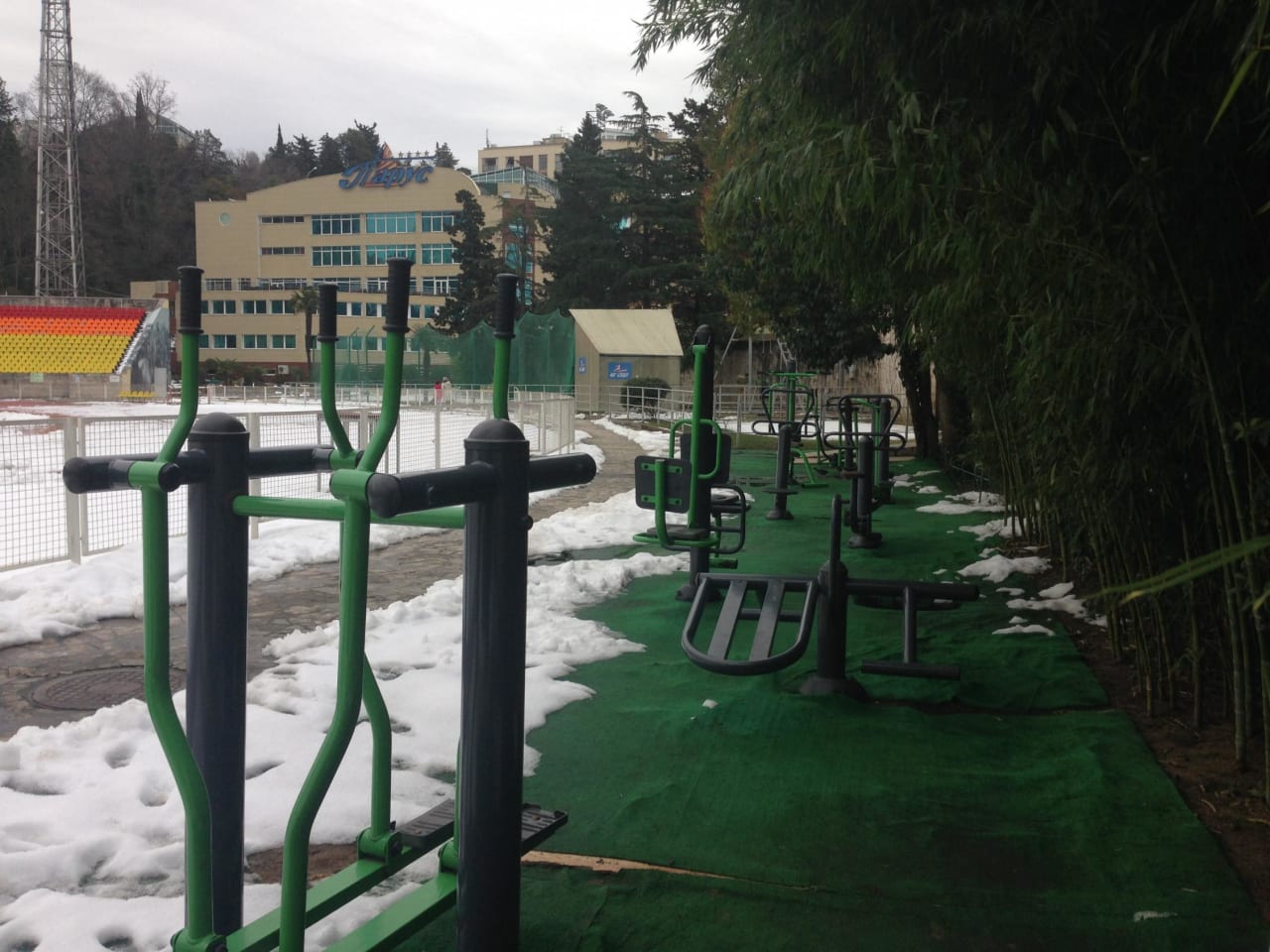 Air Skier at Calisthenics Park at улица Бзугу, Сочи – photo 3 of 4