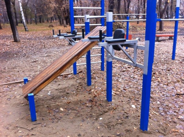Hangelstange bei Calisthenics Park at улица Строителей, Самара – Foto 3 von 5