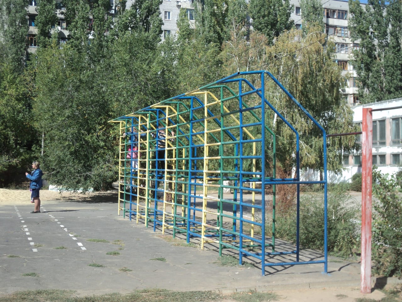 Klimmzugstange bei Calisthenics Park at улица Грамши, Волгоград – Foto 1 von 4