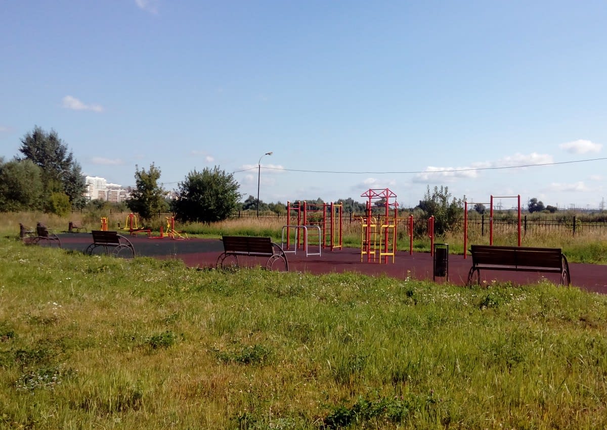 Pull Up Bar at Calisthenics Park at улица Марьинский Парк, Москва – photo 1 of 1