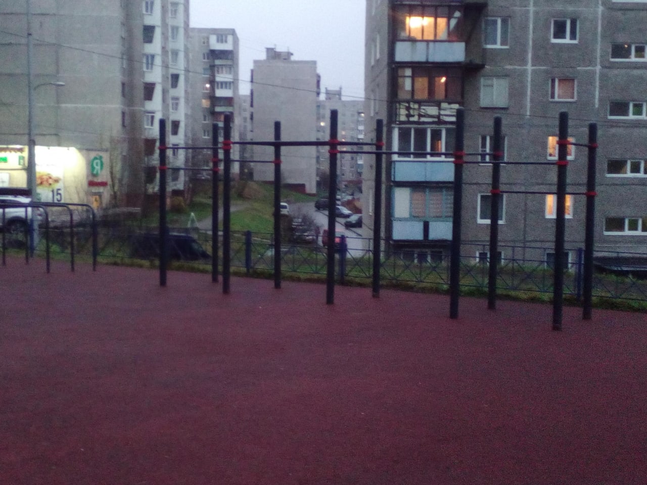 Klimmzugstange bei Calisthenics Park at улица Маклакова, Мурманск – Foto 1 von 4