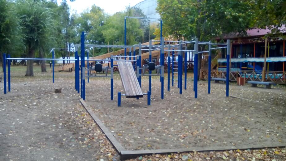 Klimmzugstange bei Calisthenics Park at улица Строителей, Самара #wp2183 – Foto 1 von 1