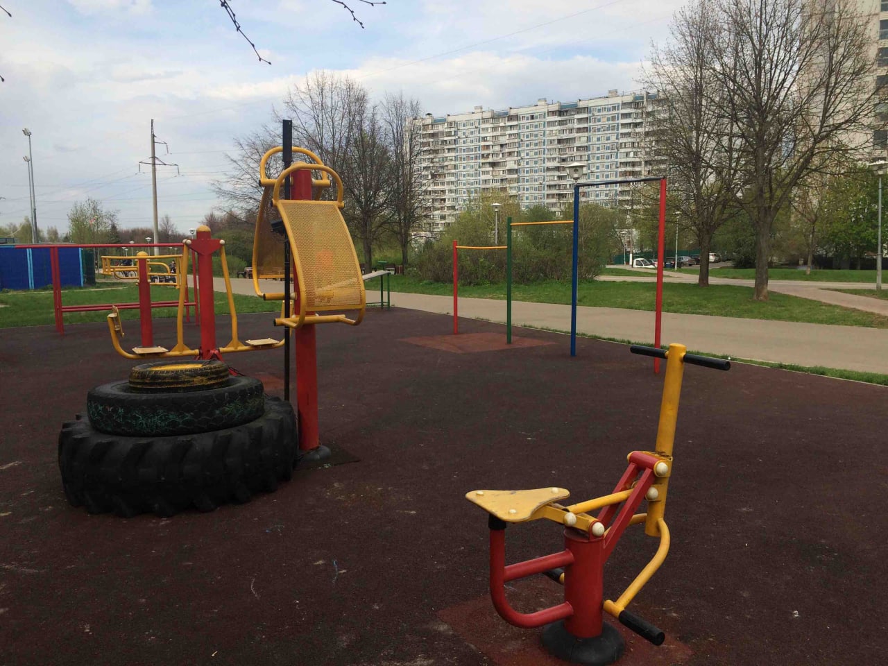 Parallel Gym Bars at Calisthenics Park at Шипиловский проезд, Москва – photo 2 of 3