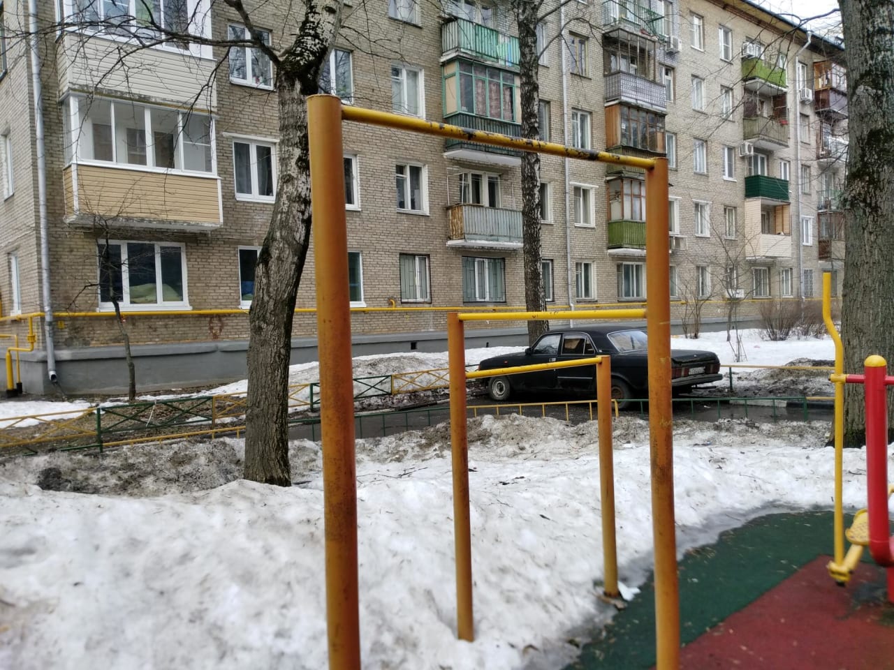 Pull Up Bar at Calisthenics Park at улица Амундсена, Москва – photo 5 of 7