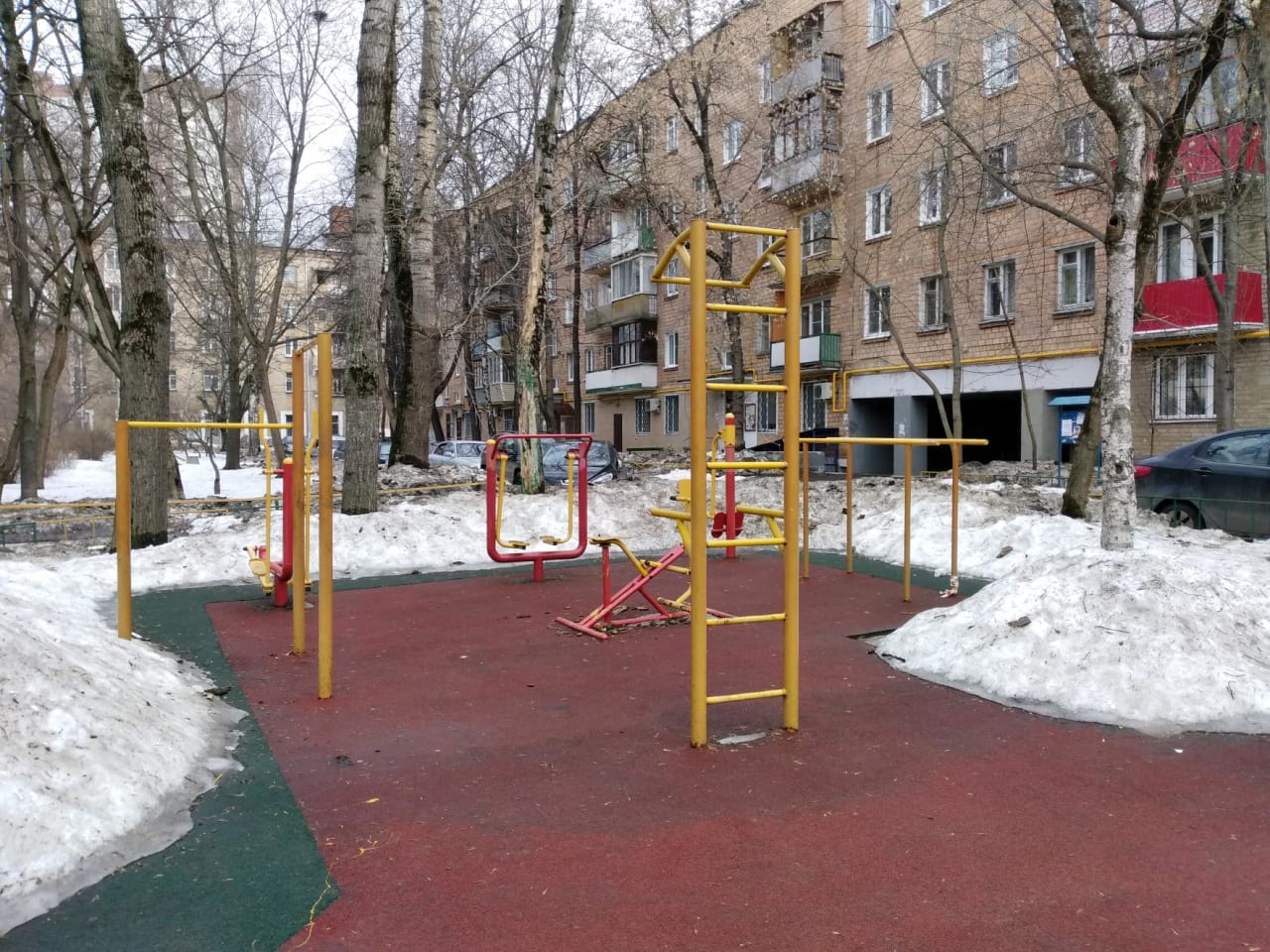 Wall Bars at Calisthenics Park at улица Амундсена, Москва – photo 3 of 7