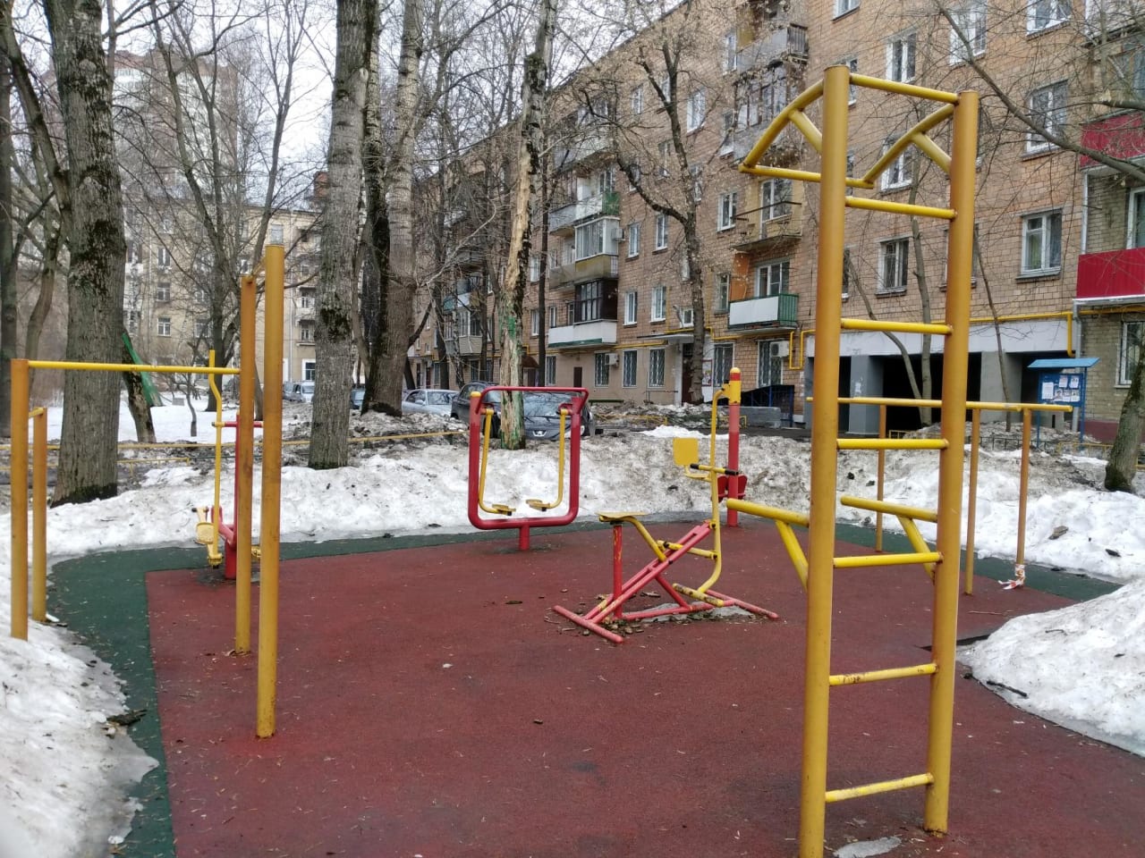 Air Walker at Calisthenics Park at улица Амундсена, Москва – photo 4 of 7