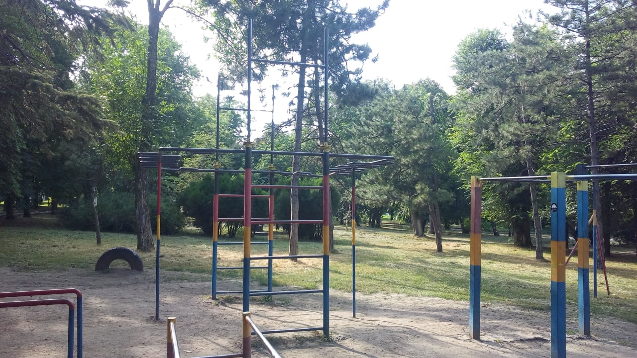 Parallel Gym Bars at Calisthenics Park at Профсоюзная улица, Ростов-на-Дону – photo 2 of 2