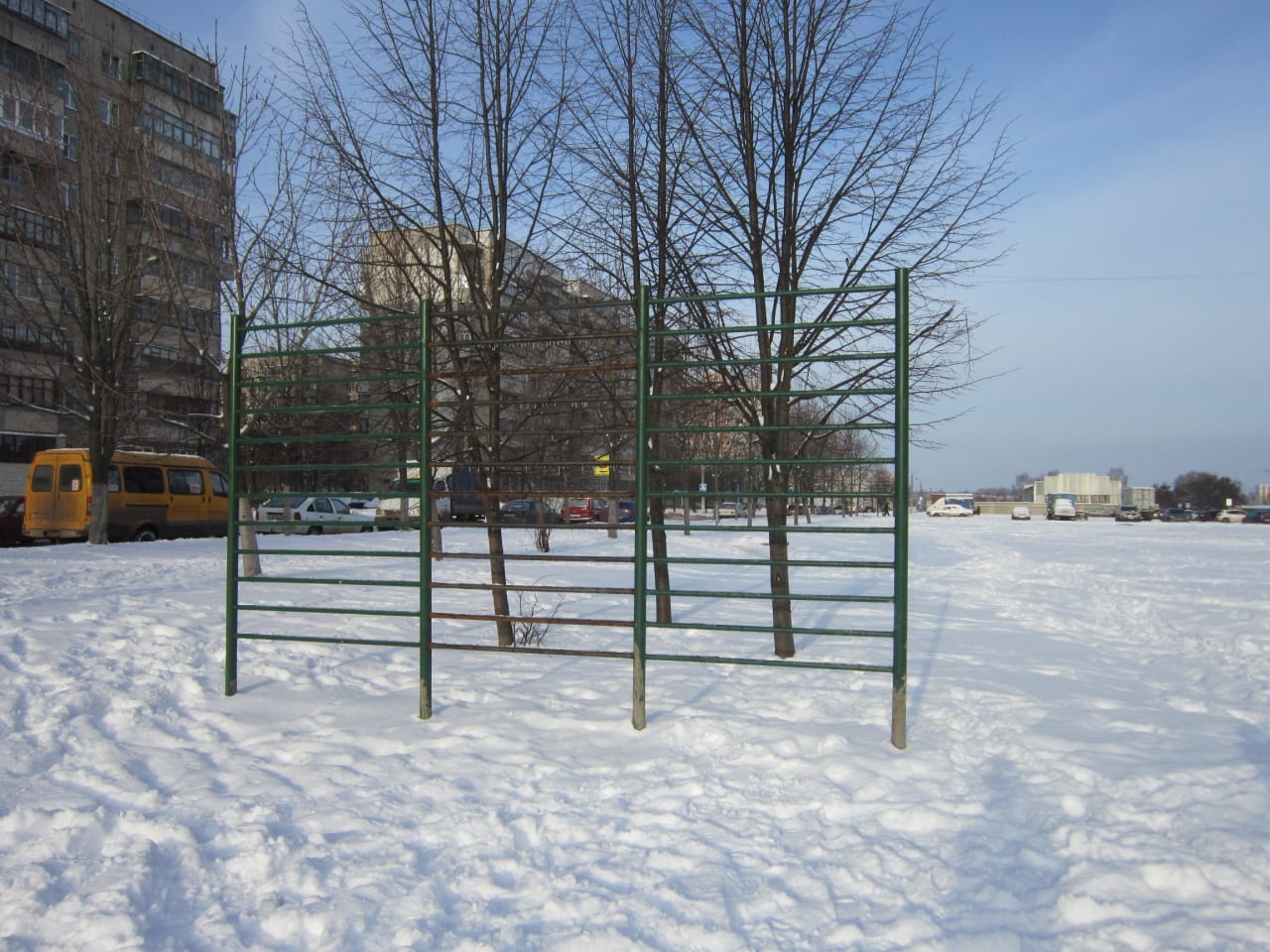 Barren bei Calisthenics Park at улица Воинов-Интернационалистов, Железногорск – Foto 2 von 5