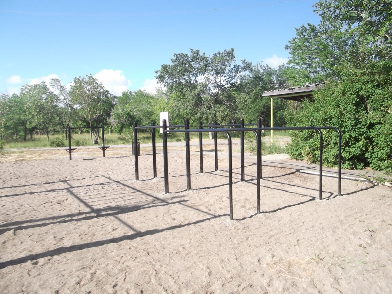 Рукоход на площадке Calisthenics Park at улица Калмыкова, Карталы – фото 3 из 8