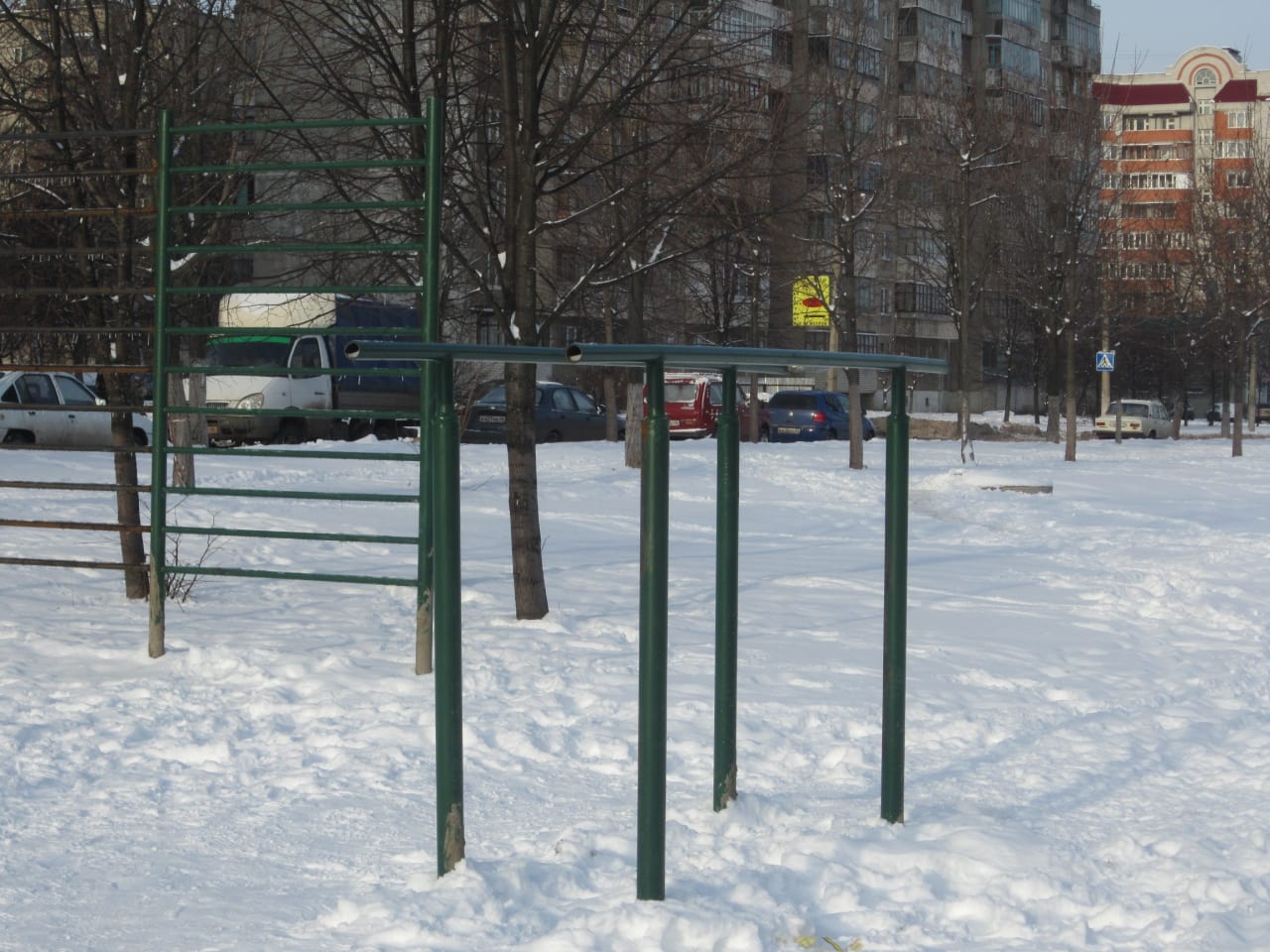 Klimmzugstange bei Calisthenics Park at улица Воинов-Интернационалистов, Железногорск – Foto 5 von 5