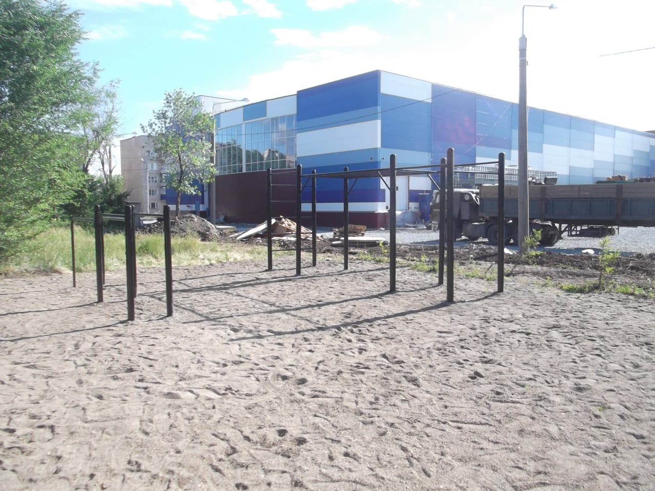 Брусья на площадке Calisthenics Park at улица Калмыкова, Карталы – фото 2 из 8
