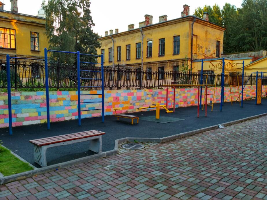Pull Up Bar at Calisthenics Park at 2-3-я линии В.О., Санкт-Петербург – photo 1 of 4