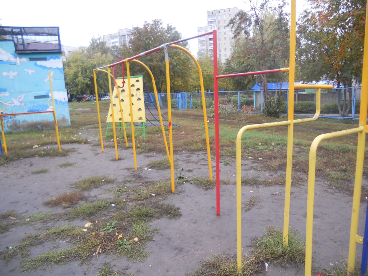 Hangelstange bei Calisthenics Park at улица Хади Такташа, Набережные Челны – Foto 3 von 5