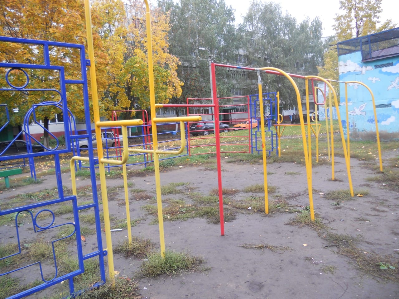 Klimmzugstange bei Calisthenics Park at улица Хади Такташа, Набережные Челны – Foto 1 von 5