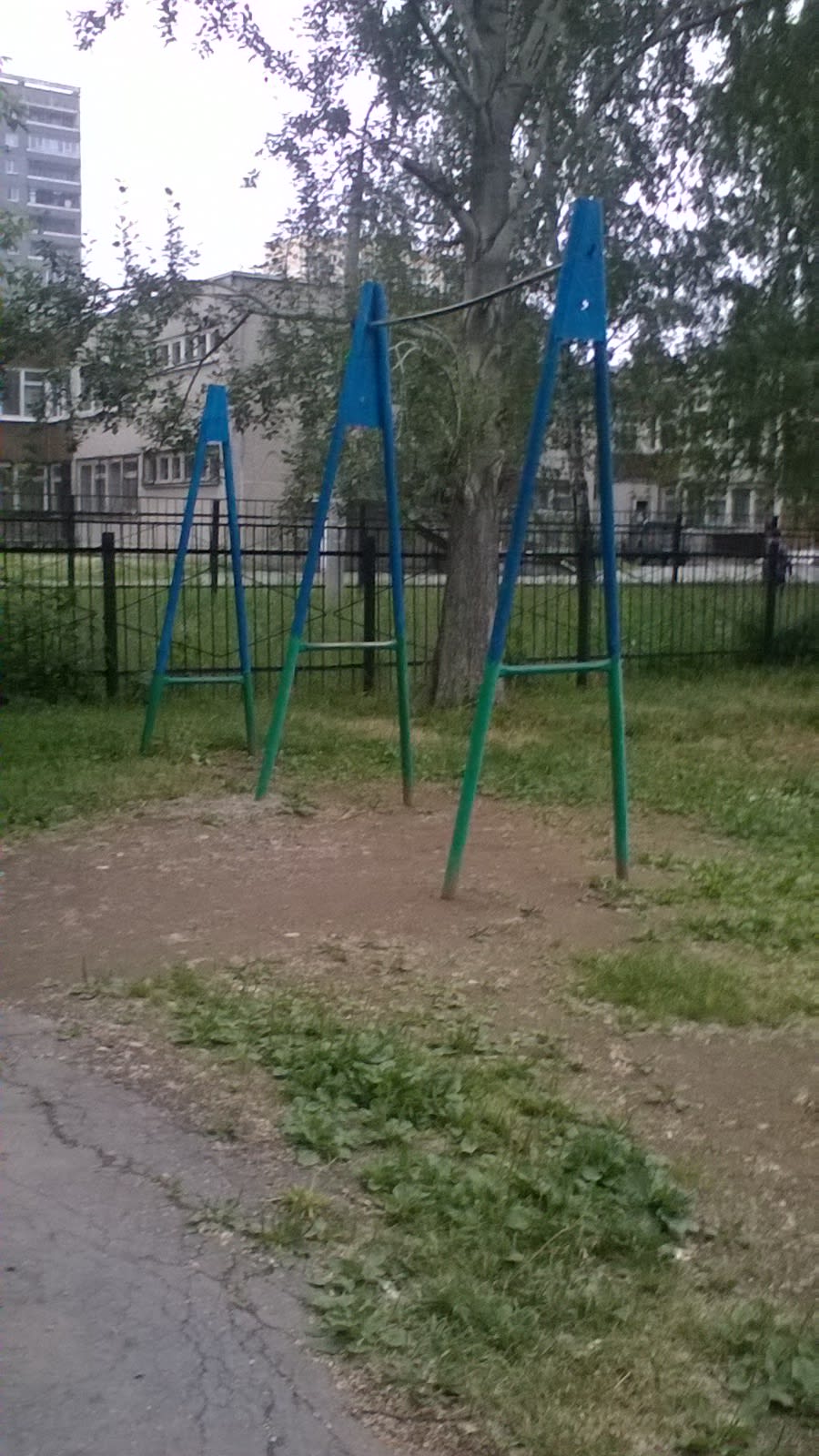 Barres parallèles à Calisthenics Park at Ольховская улица, Екатеринбург – photo 4 sur 4
