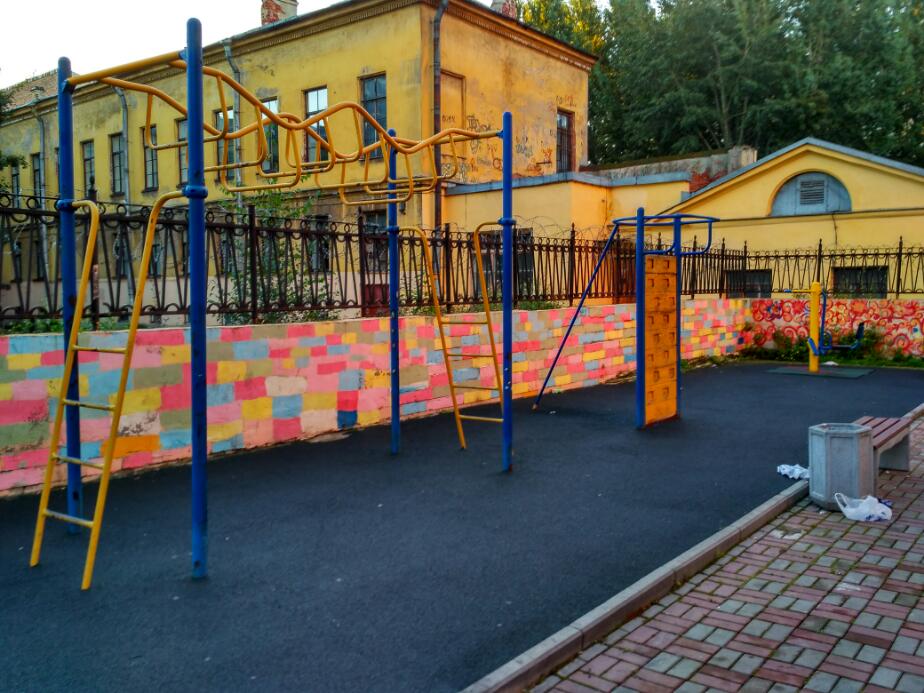 Parallel Gym Bars at Calisthenics Park at 2-3-я линии В.О., Санкт-Петербург – photo 2 of 4