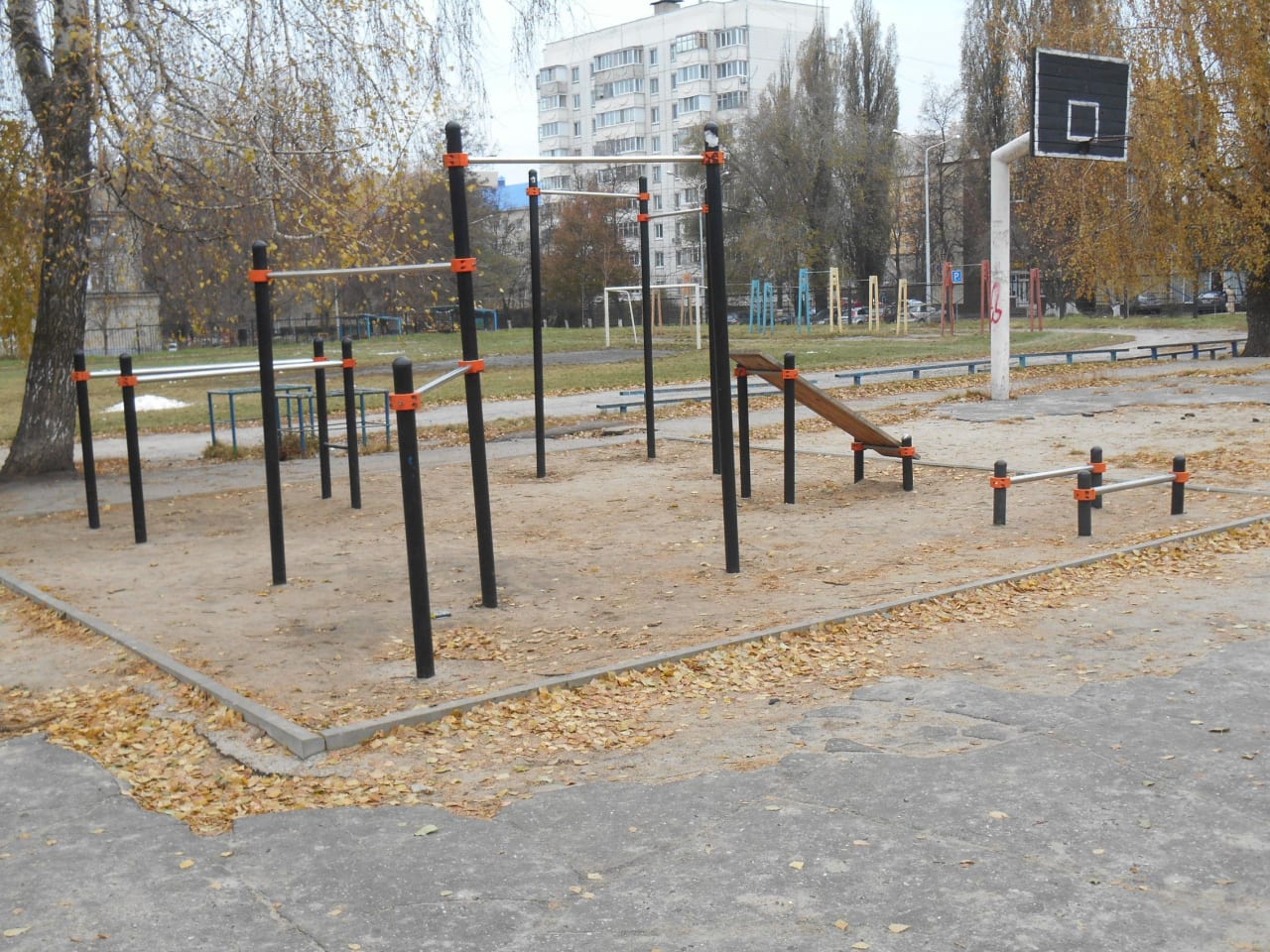Barren bei Calisthenics Park at улица Некрасова, Белгород – Foto 2 von 2